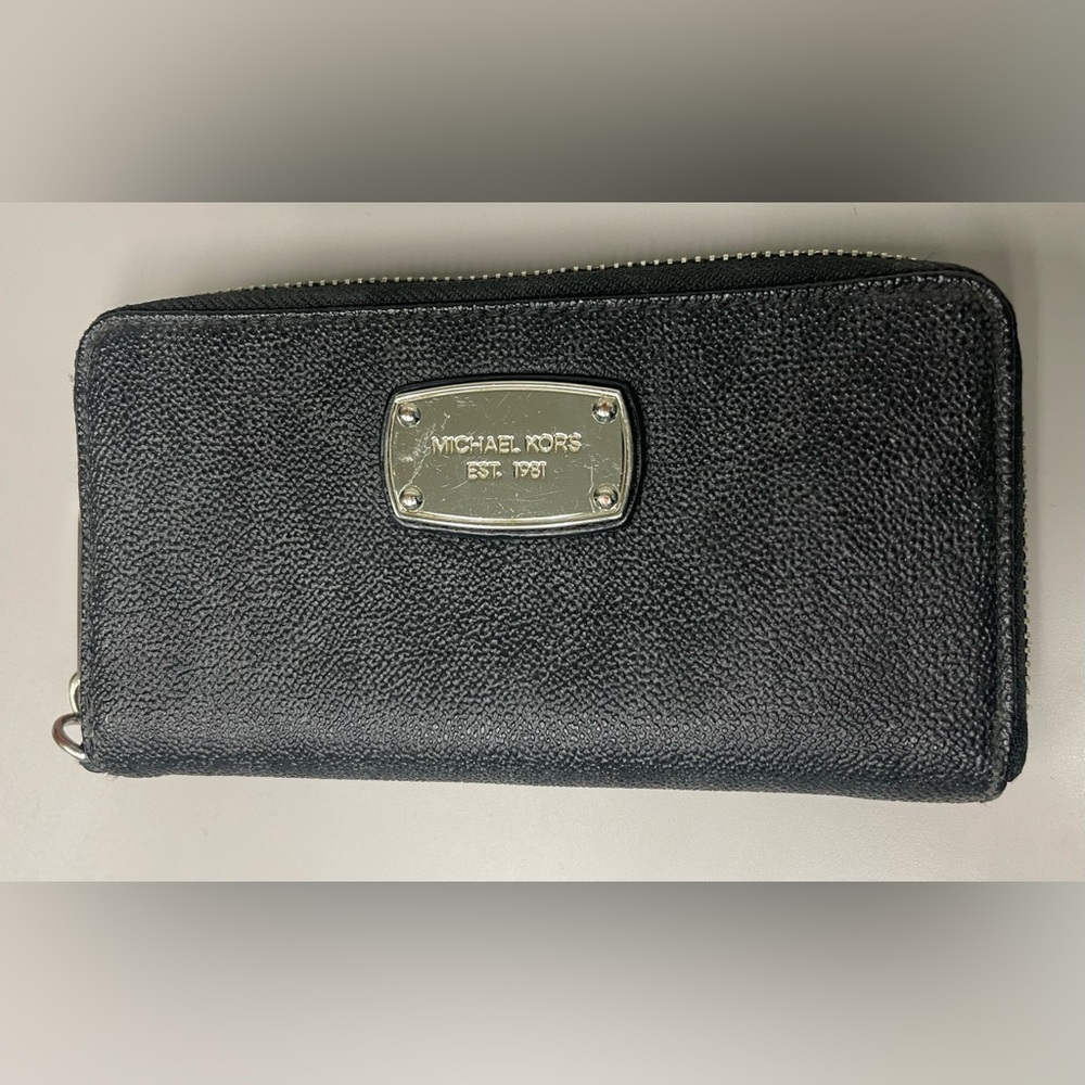 Michael Kors Logo Zip Around Wallet